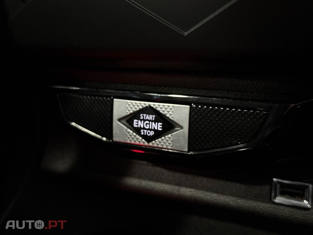 DS DS3 Crossback E-Tense Performance Line