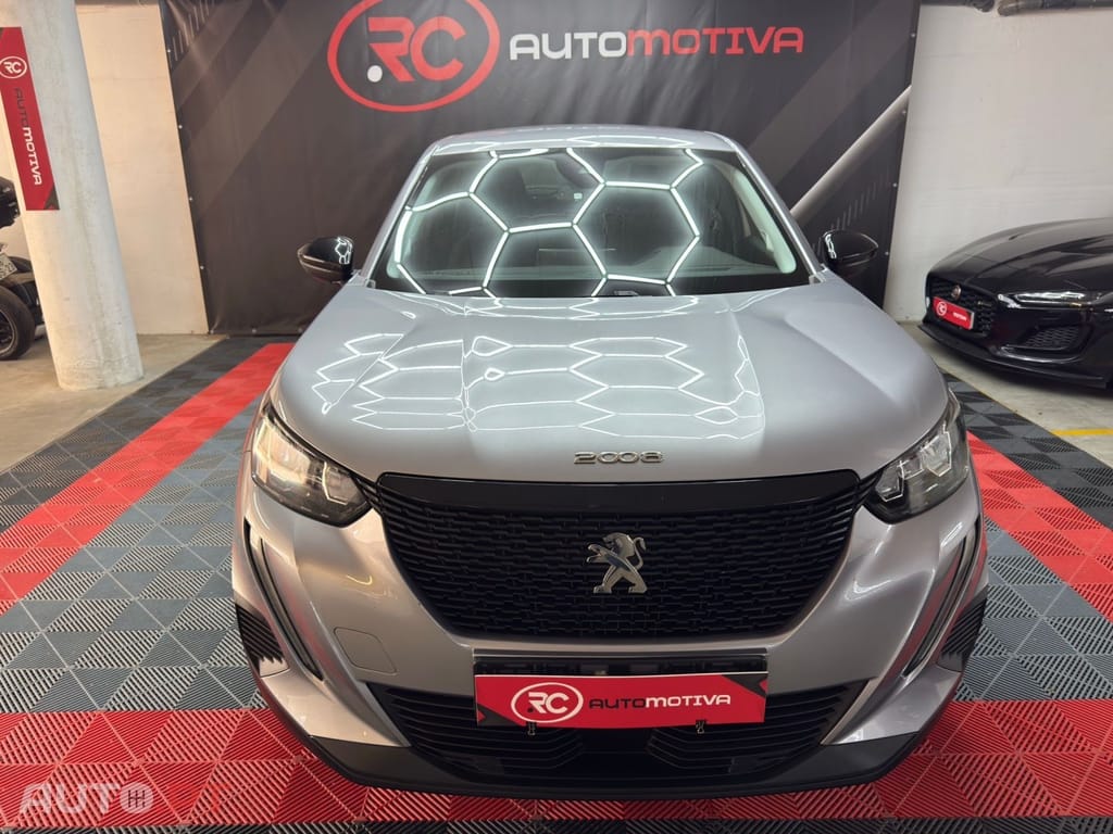 Peugeot 2008 1.2 PureTech Active Pack EAT8