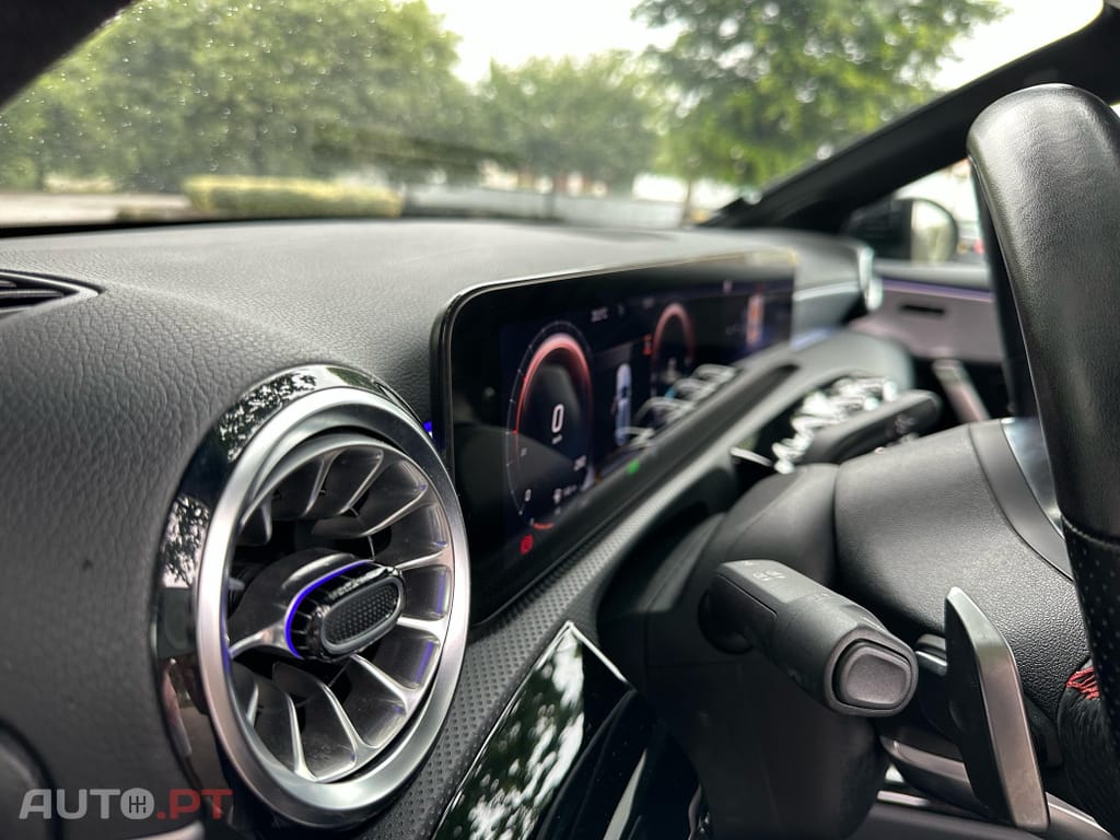 Mercedes-Benz A 250 e AMG Line