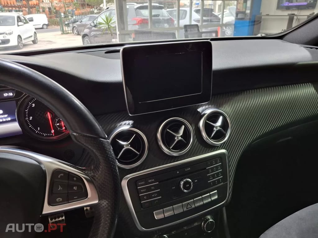 Mercedes-Benz A 180 d AMG Line