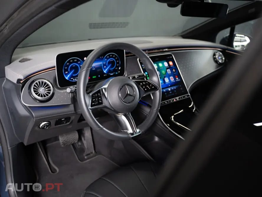 Mercedes-Benz EQE 300 Electric Art