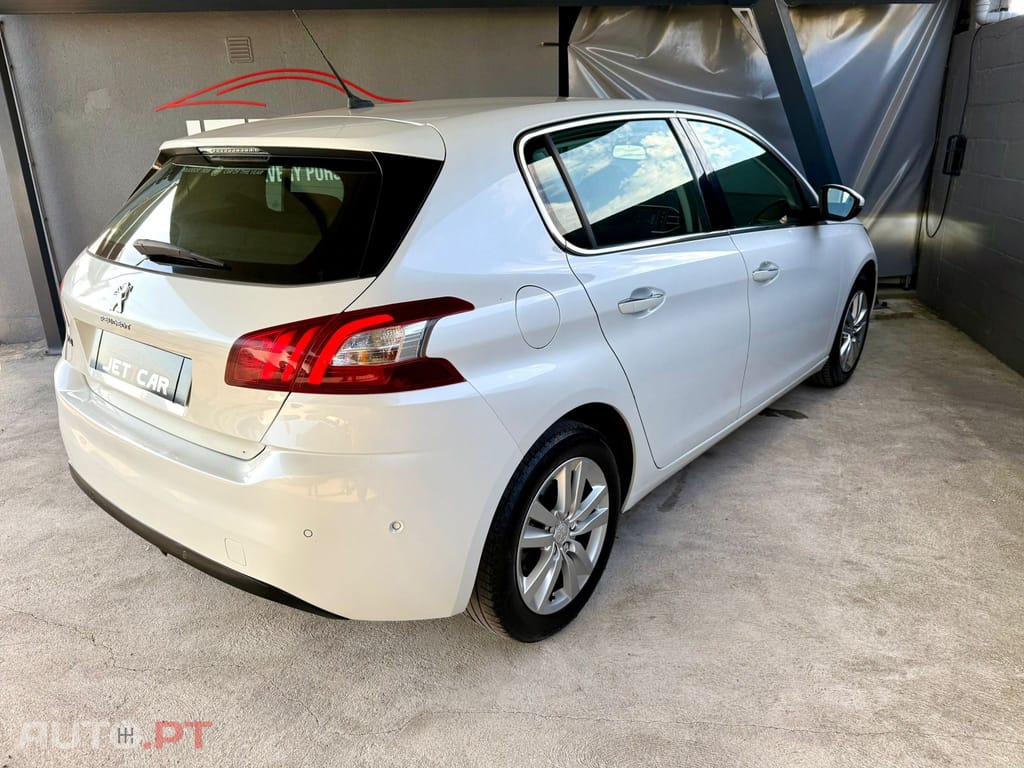 Peugeot 308 1.2 PureTech Allure Faróis Full LED