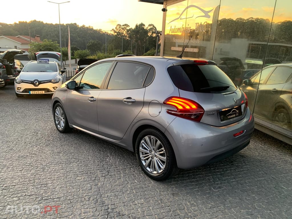 Peugeot 208 1.5 BlueHDi Signature