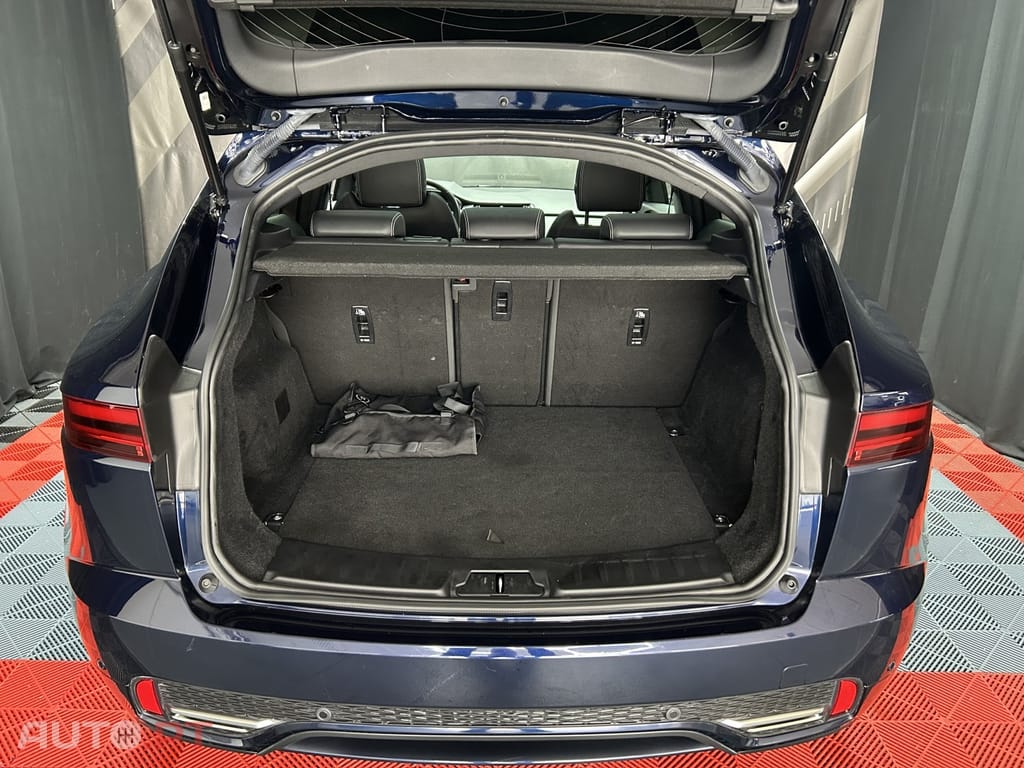 Jaguar E-Pace 1.5 P300e R-Dynamic HSE AWD Aut.
