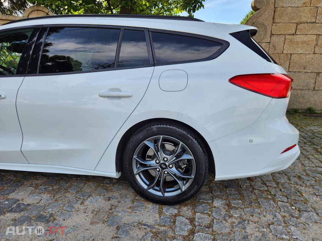 Ford Focus SW 1.5 TDCi EcoBlue ST-Line