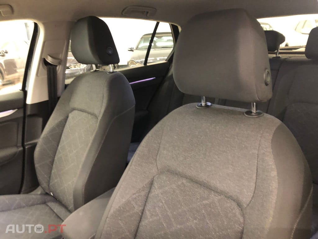 Volkswagen Golf 1.0 TSI Confortline