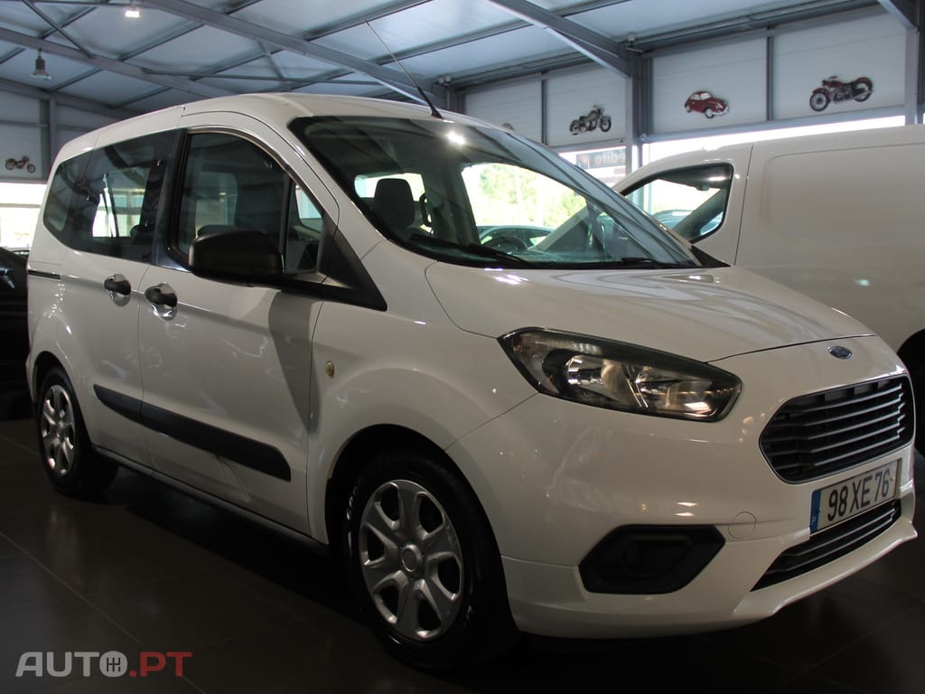 Ford Tourneo 5 LUGARES