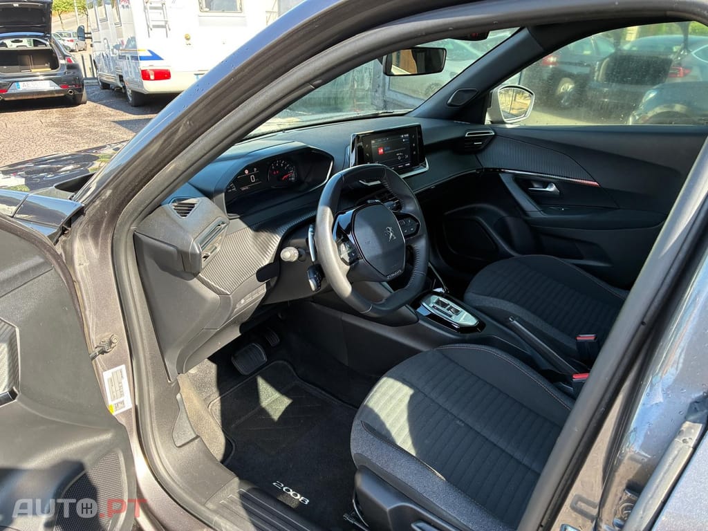 Peugeot 2008 1.5 BlueHDi Active EAT8