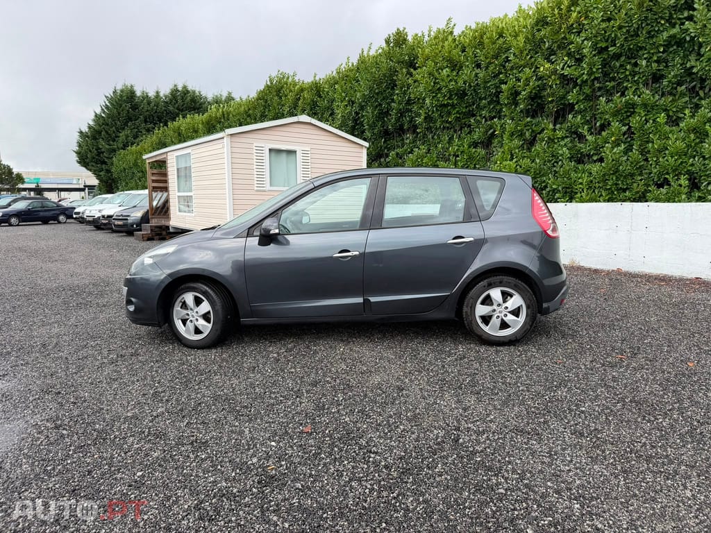 Renault Scénic 1.9 dCi FAP Dynamique