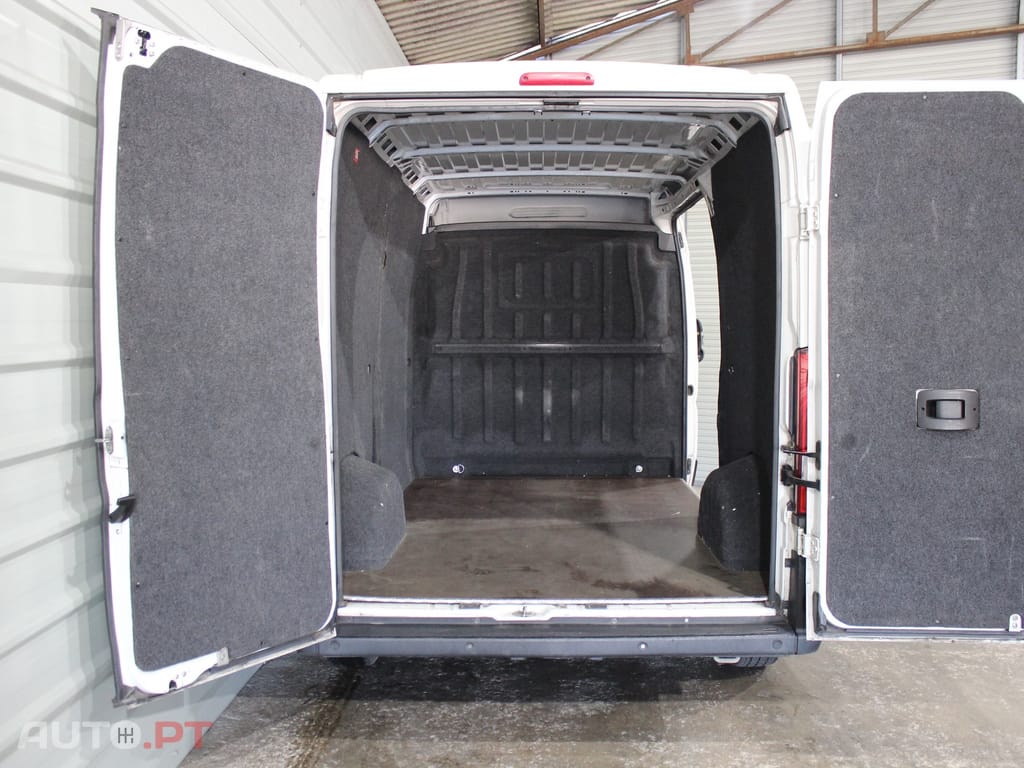 Peugeot Boxer 2.0 BlueHDi 333 L2H2 Premium