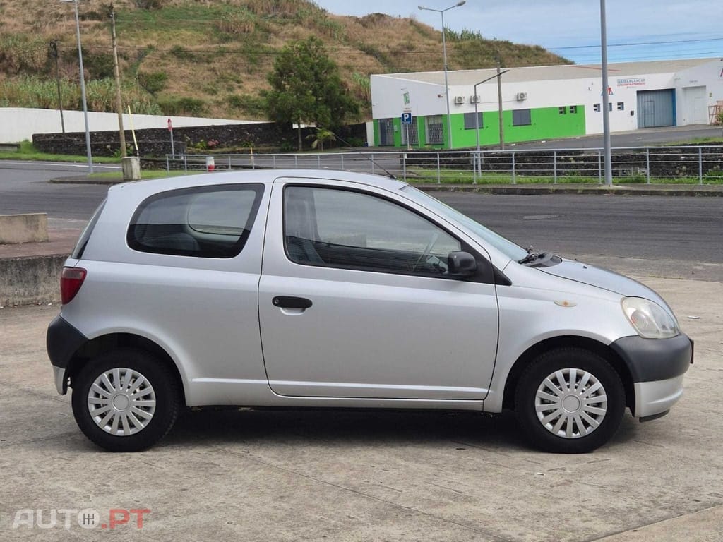 Toyota Yaris 1.0 Base C/Radio