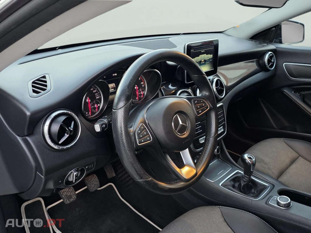 Mercedes-Benz CLA 180 Shooting Brake d AMG Line