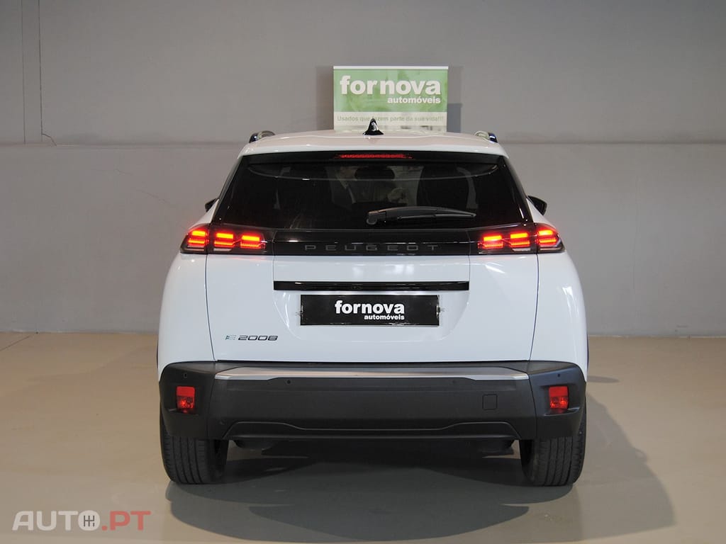 Peugeot E-2008 50 kWh Allure Pack