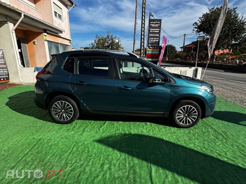 Peugeot 2008 1.2 PureTech Style