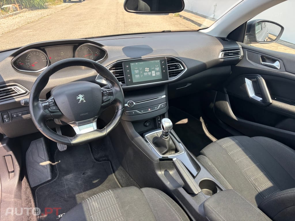 Peugeot 308 1.6 BlueHDi Allure J17