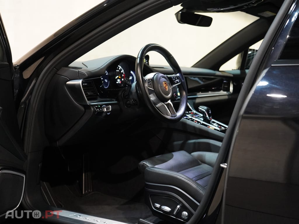 Porsche Panamera 4 E-Hybrid