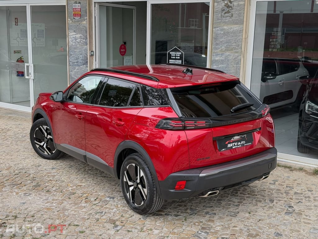 Peugeot 2008 PureTech 130 EAT8 GT