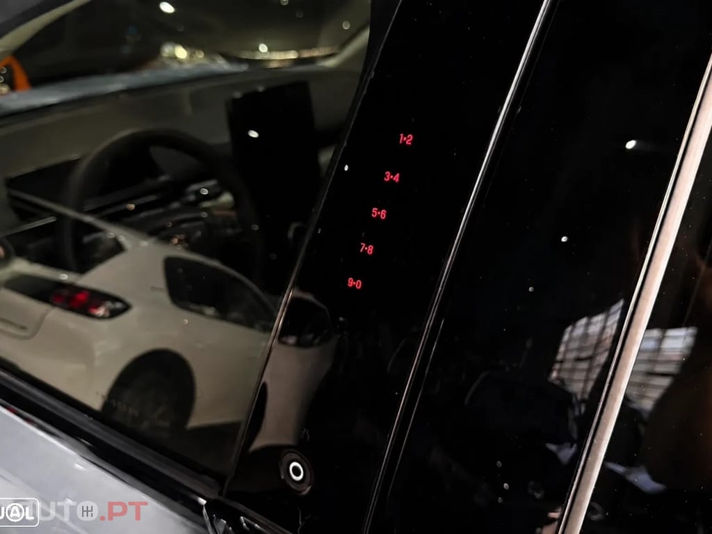 Ford Mustang Mach-E 75.7 kWh Base
