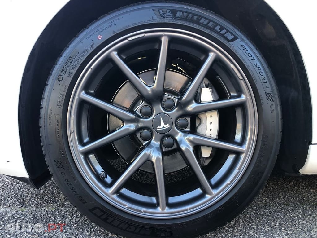 Tesla Model 3 Standard Range Plus RWD