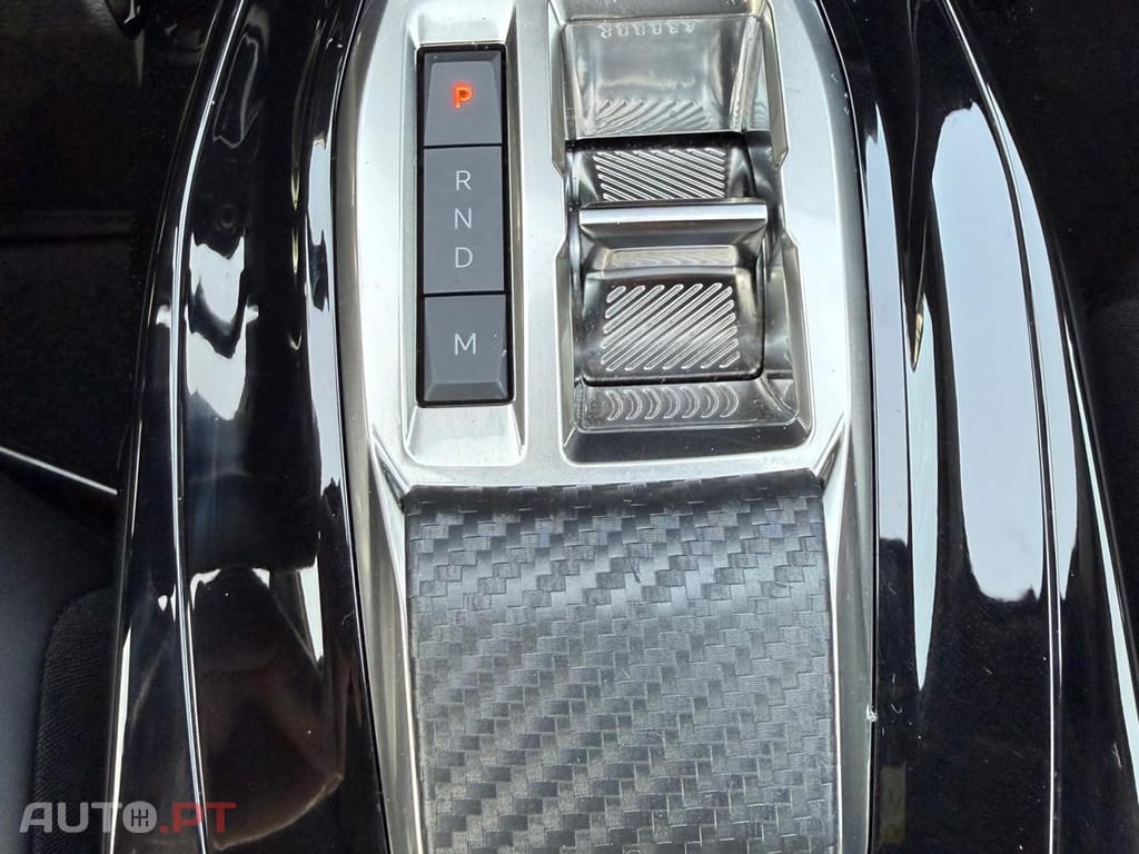 Peugeot 2008 1.2 Hybrid Allure e-DCS6