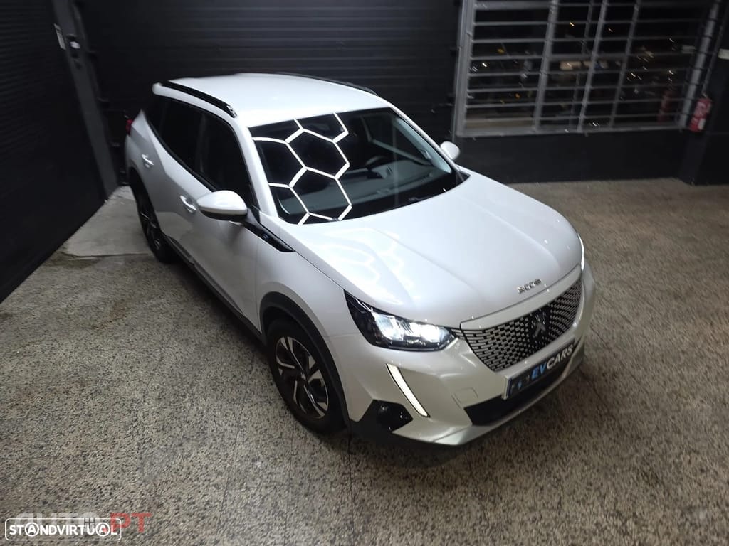 Peugeot E-2008 50 kWh Allure Pack