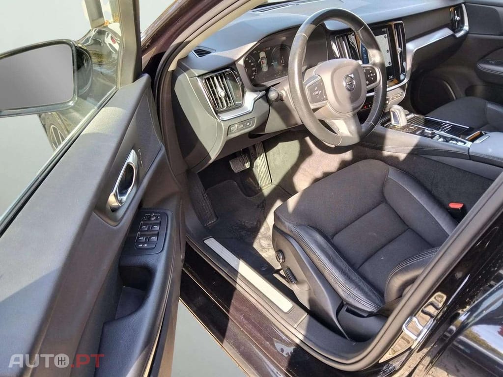 Volvo V60 2.0 T8 AWD TE Momentum