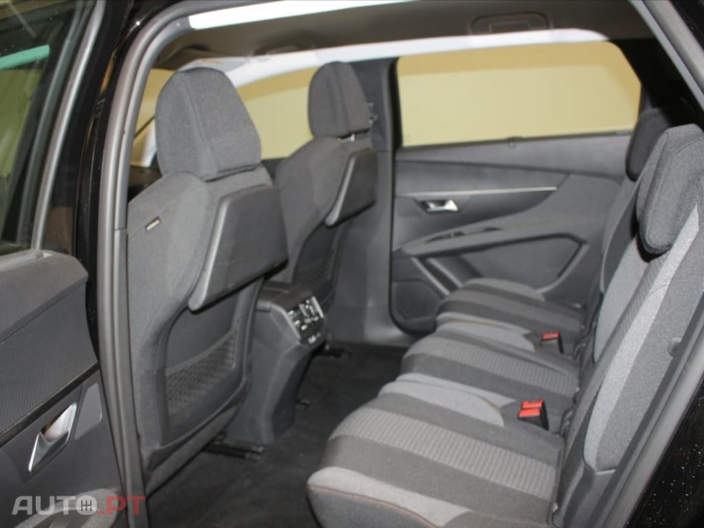 Peugeot 5008 PureTech 130 EAT8 Stop & Start Active Pack
