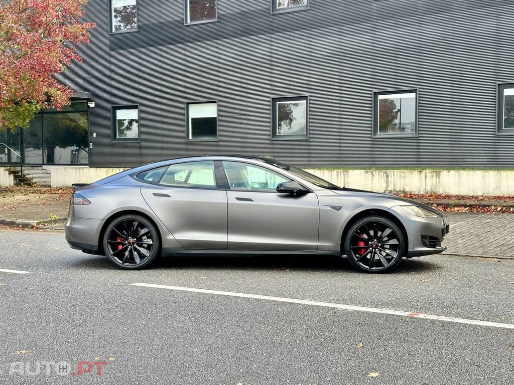 Tesla Model S 85