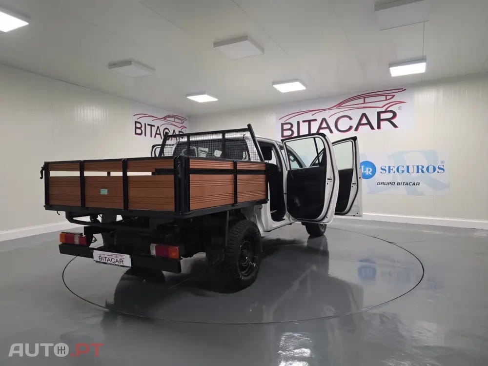 Toyota Hilux 2.4 D-4D 4WD CD CH