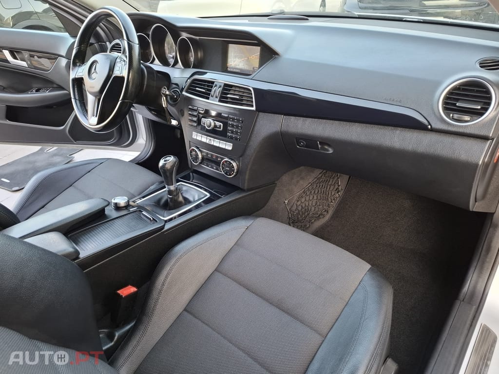 Mercedes-Benz C 220 AMG