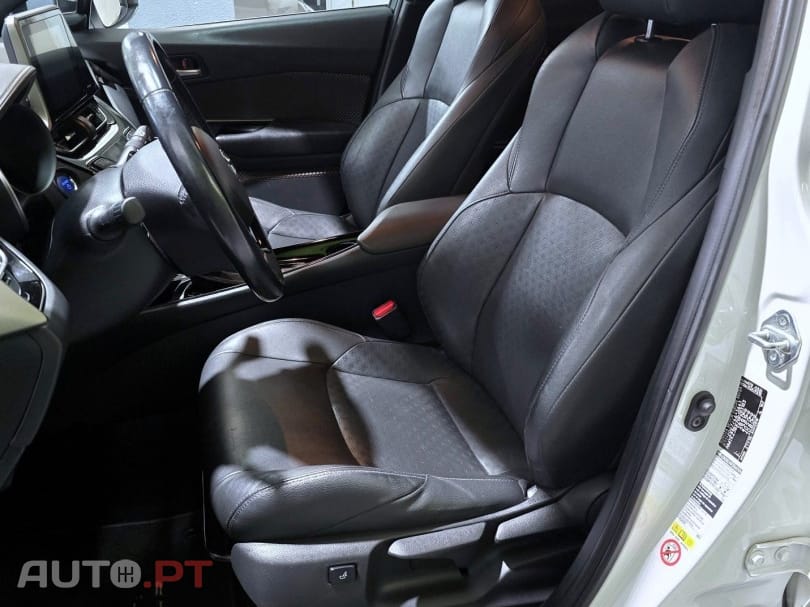 Toyota C-HR 1.8 HSD Lounge — fotografia 13