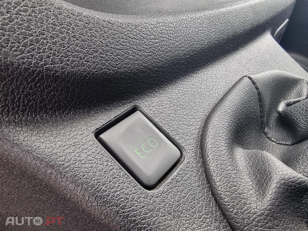 Renault Trafic 2.0 dCi L1H1 - IVA Dedutível
