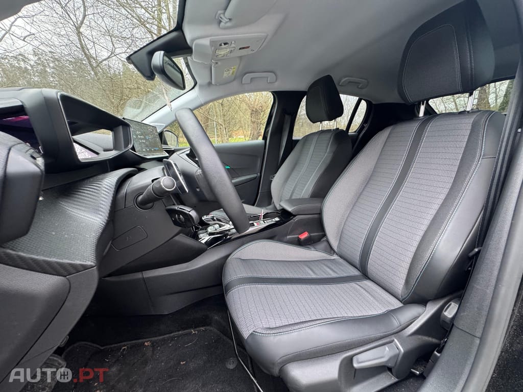 Peugeot 208 1.2 PureTech Allure EAT8