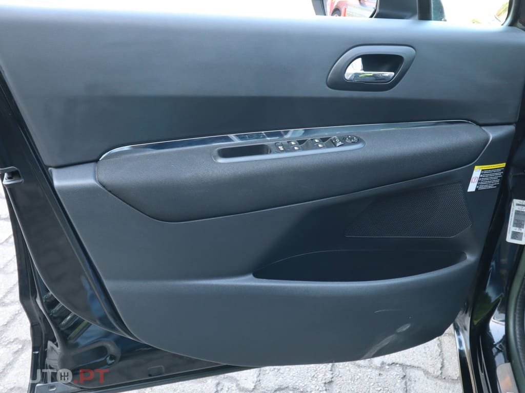 Peugeot 5008 1.6 E-HDi 7L Active 2-Tronic