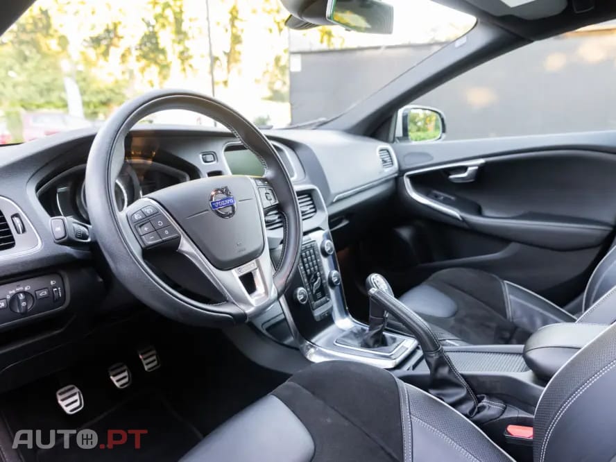 Volvo V40 1.6 D2 R-Design