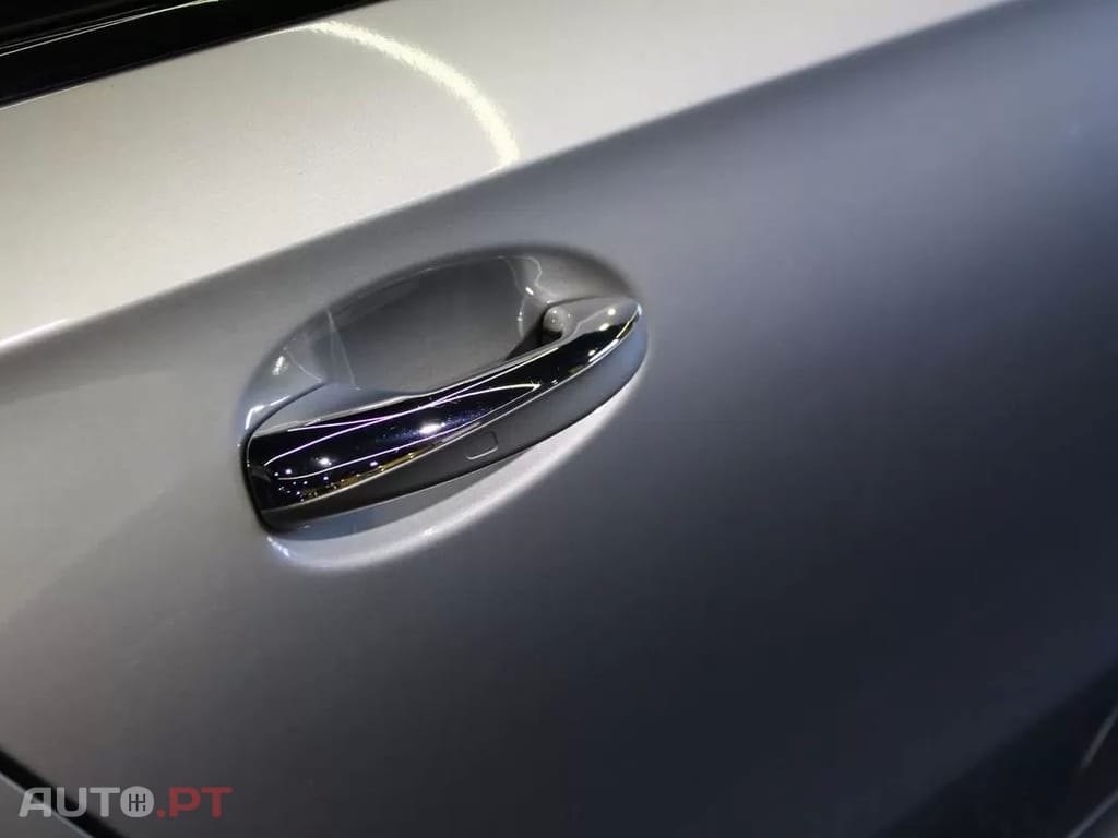 Mercedes-Benz A 250 e AMG Line