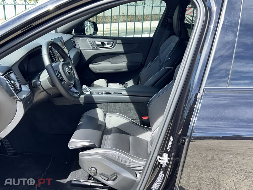 Volvo XC60 2.0 T6 PHEV Black Edition AWD