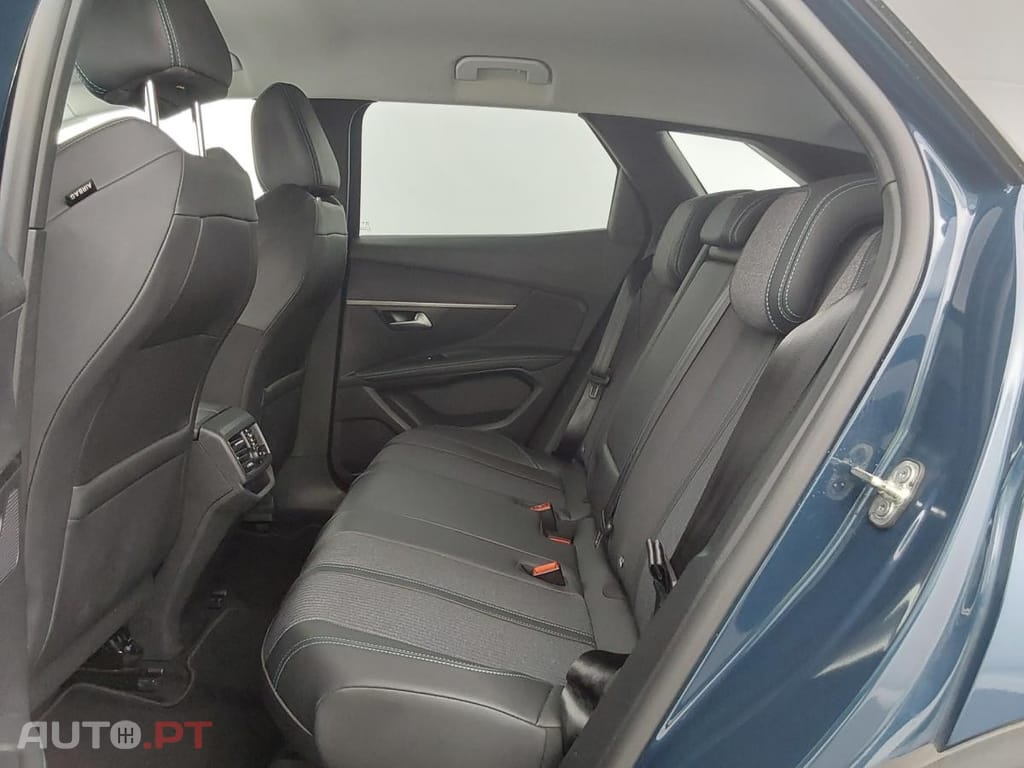 Peugeot 3008 1.5 BlueHDi Allure EAT8
