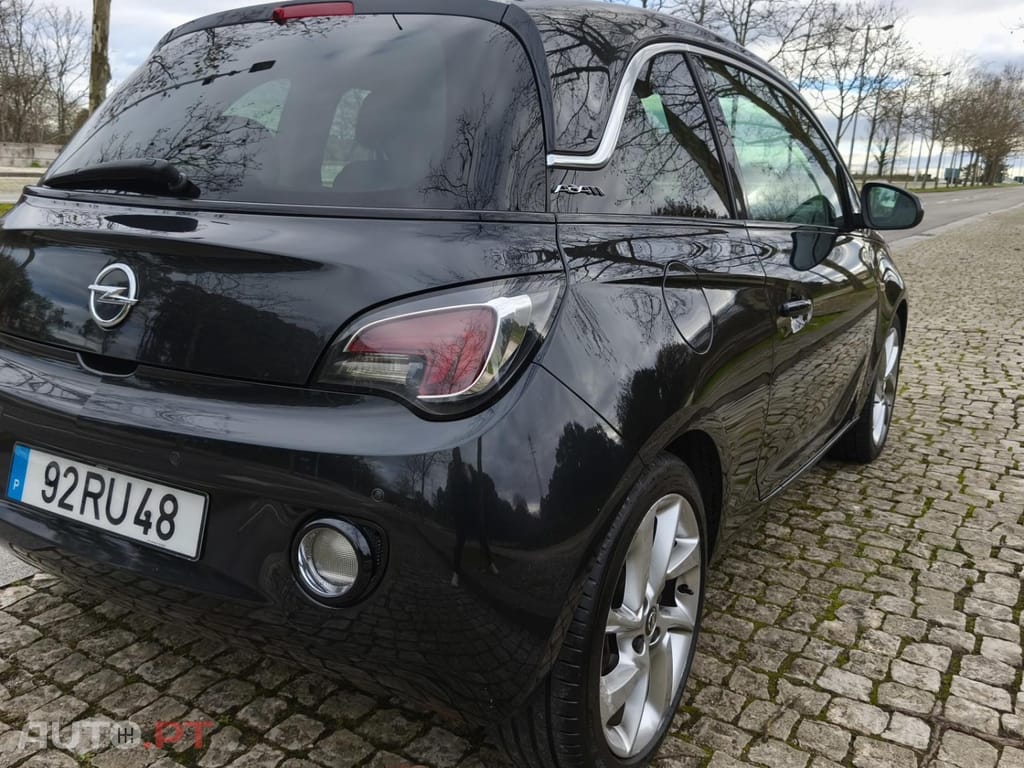 Opel Adam 1.0 T Black Jack