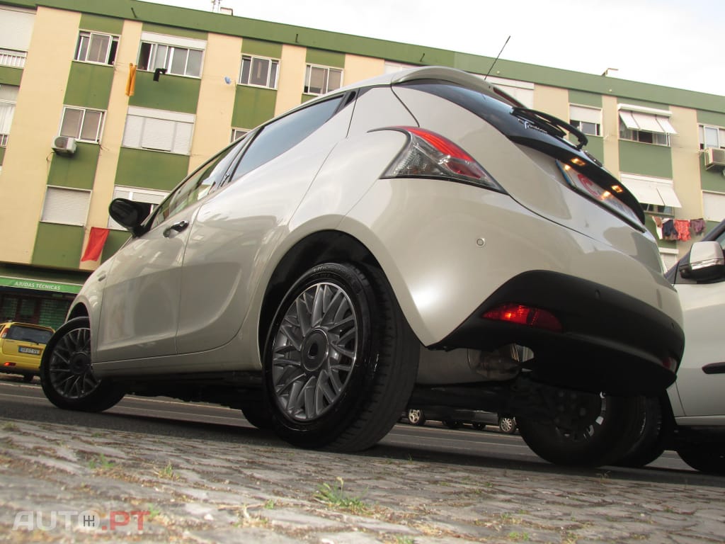 Lancia Ypsilon 1.2 S&S Platinum
