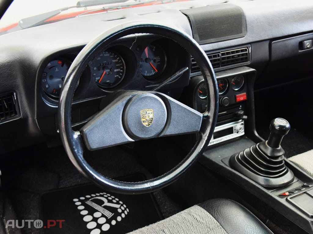 Porsche 924 COUPE 2.0