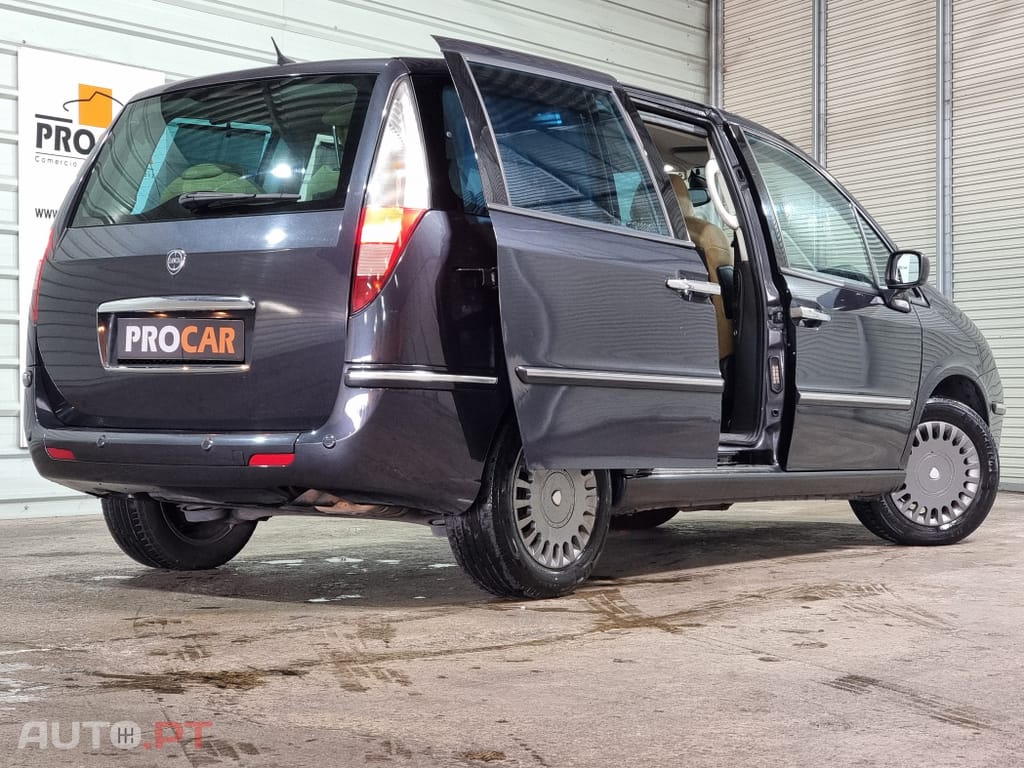 Lancia Phedra 2.2 JTD