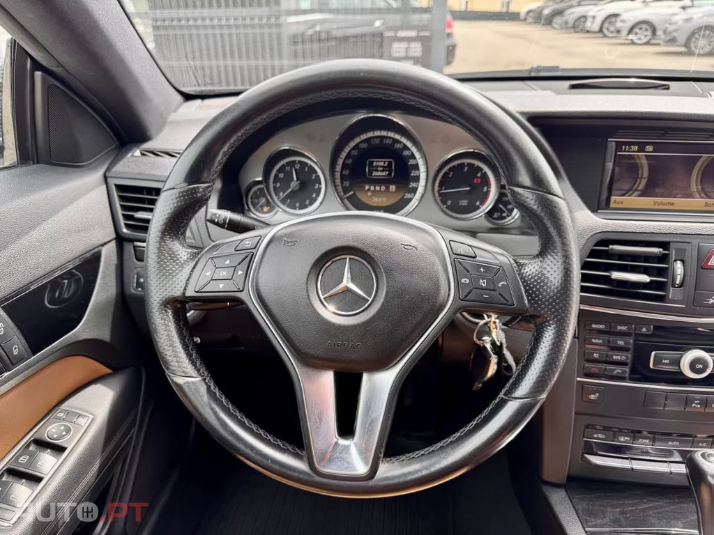 Mercedes-Benz E 220 CDI BlueEfficiency Auto