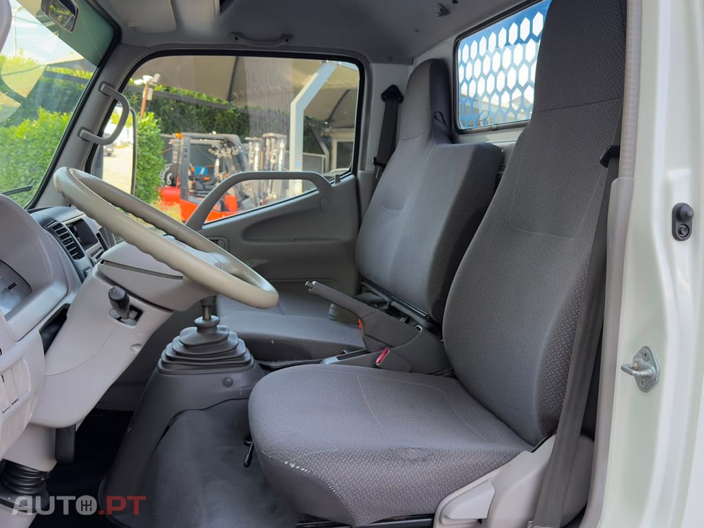 Toyota Dyna 3.0 D4D BASCULA