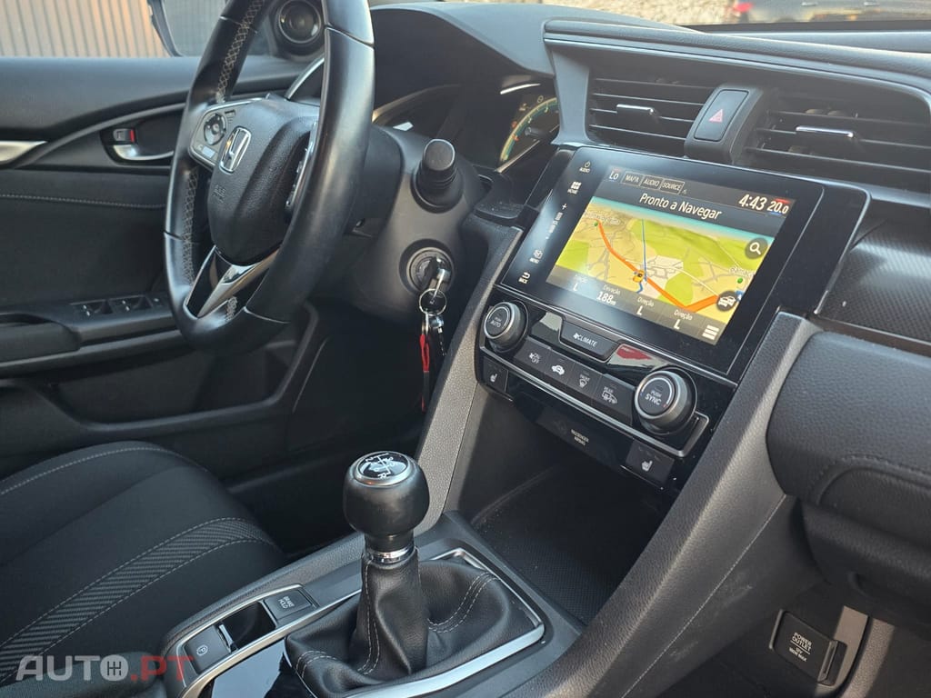 Honda Civic 1.0 ELEGANCE NAV