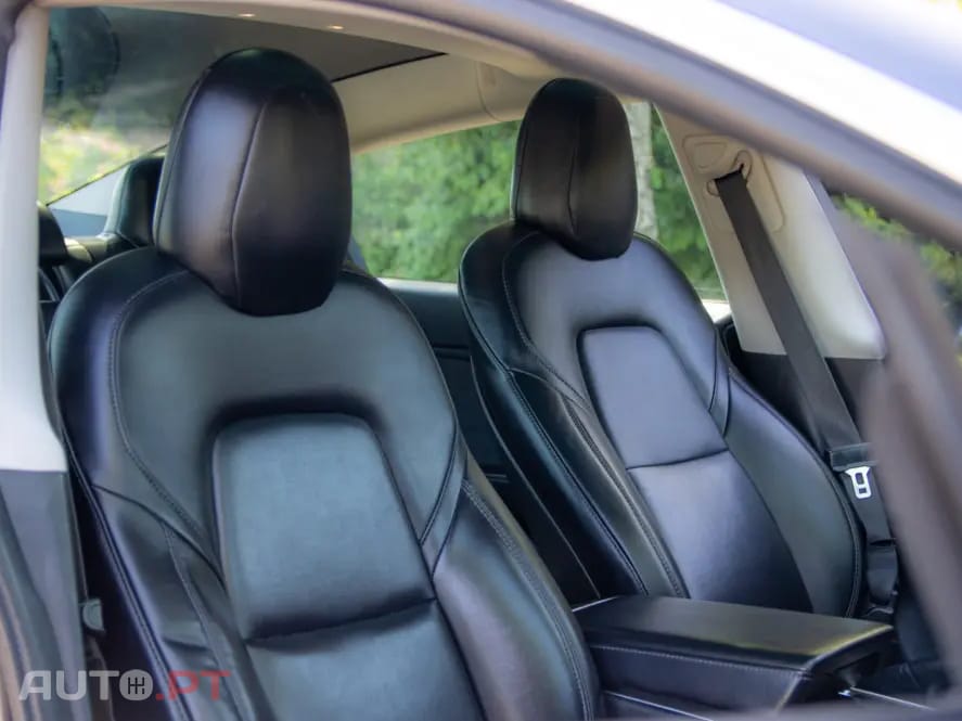 Tesla Model 3 Standard Range Plus RWD