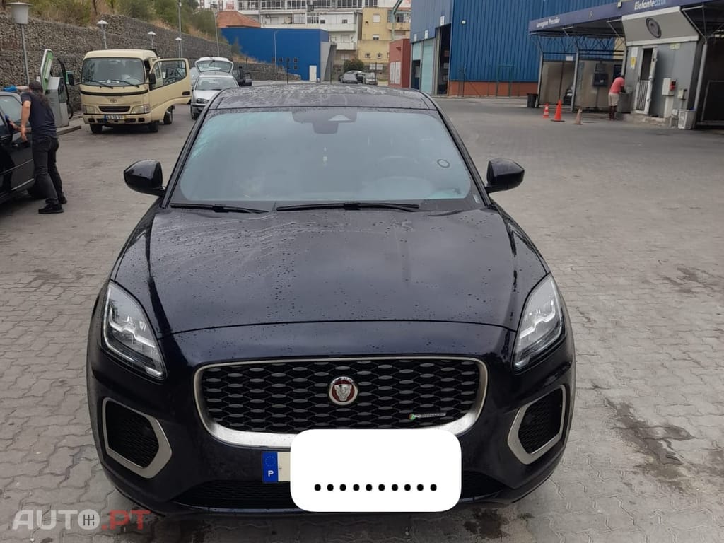 Jaguar E-Pace P300