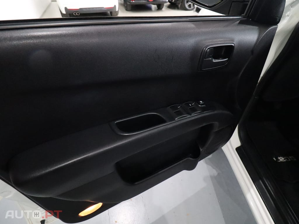 Mitsubishi L200 2.5 DI-D CD Invite CC 4WD