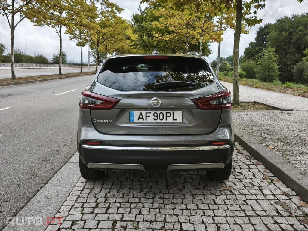 Nissan Qashqai 1.3 DIG-T N-Connecta J18 Led