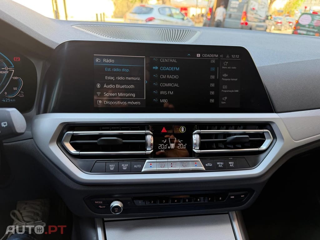 BMW 320 e Line Luxury Auto